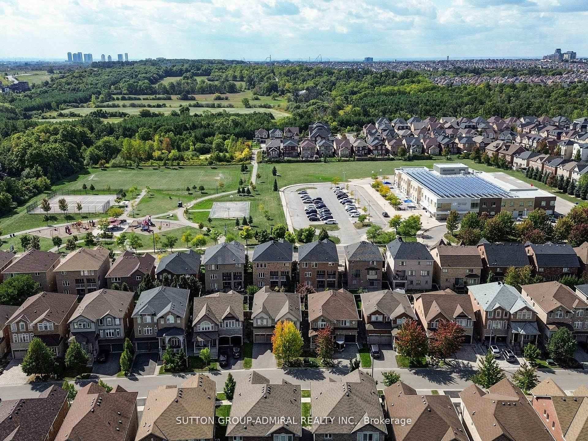 Photo 43 of 70 Laskin Drive, Vaughan, Patterson — HOMEH