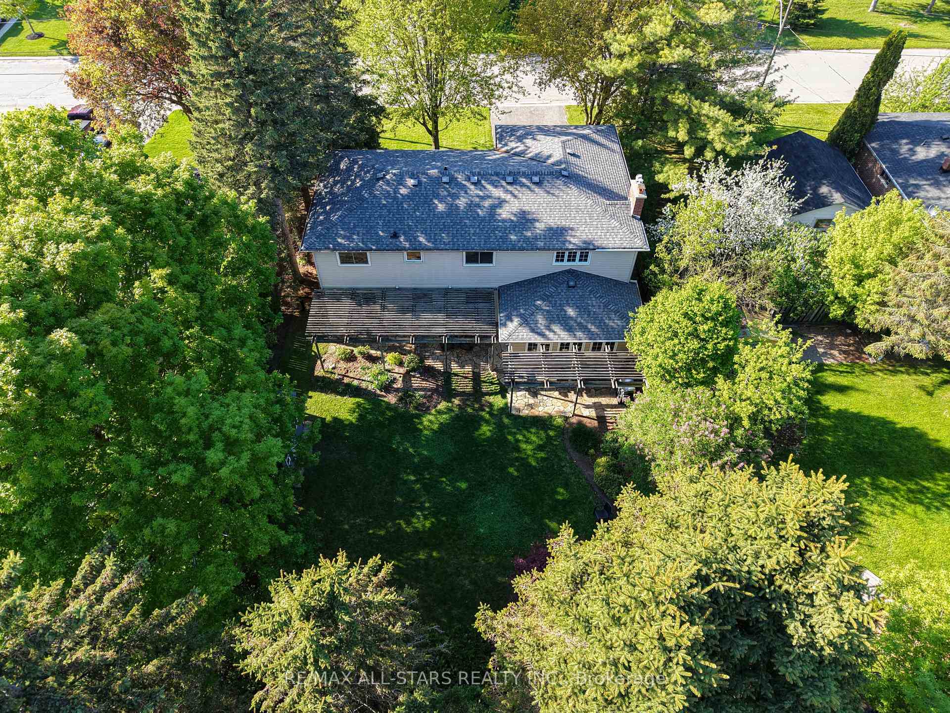 Photo 2 of 6 Wilson Street, Uxbridge — HOMEH
