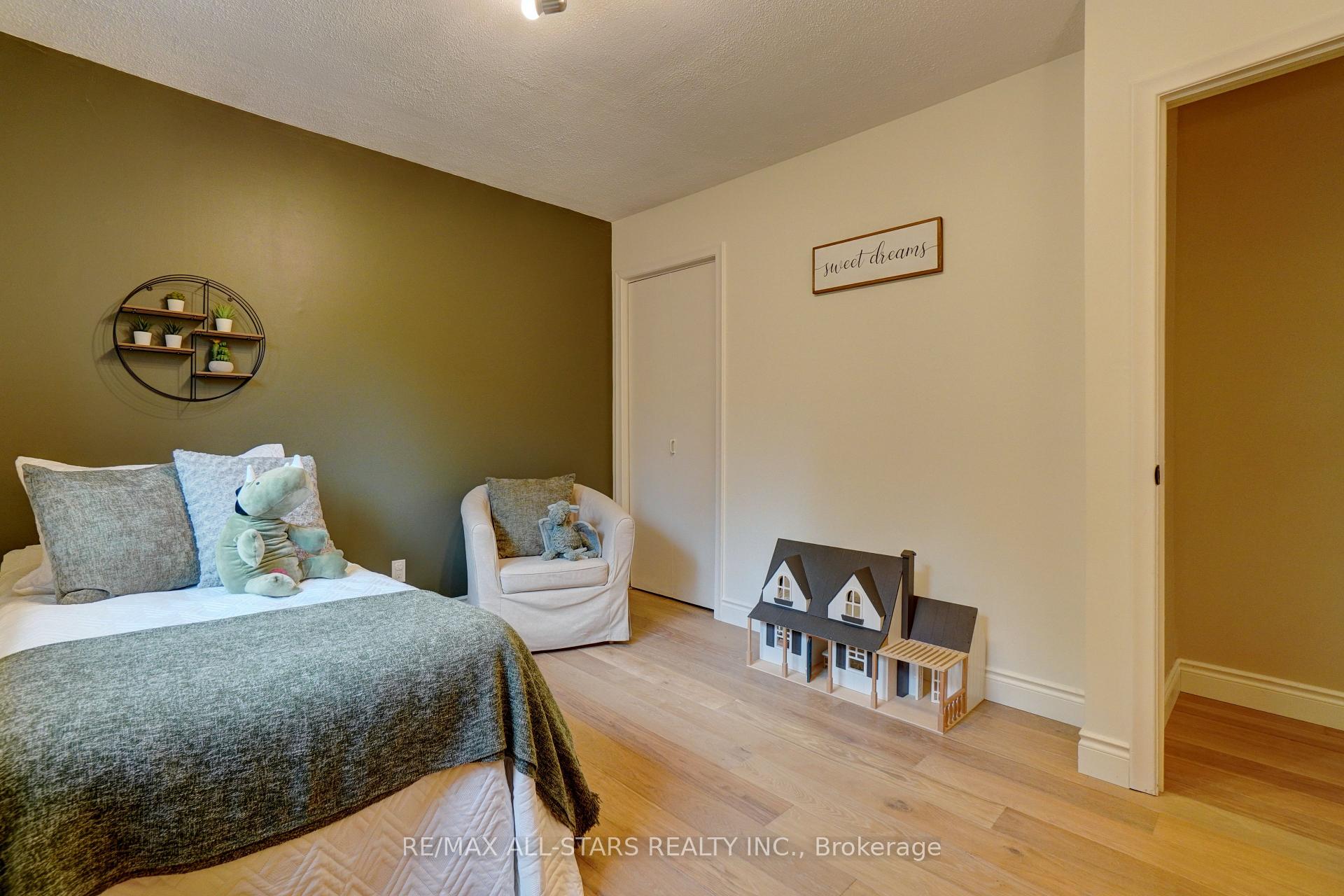 Photo 29 of 6 Wilson Street, Uxbridge — HOMEH