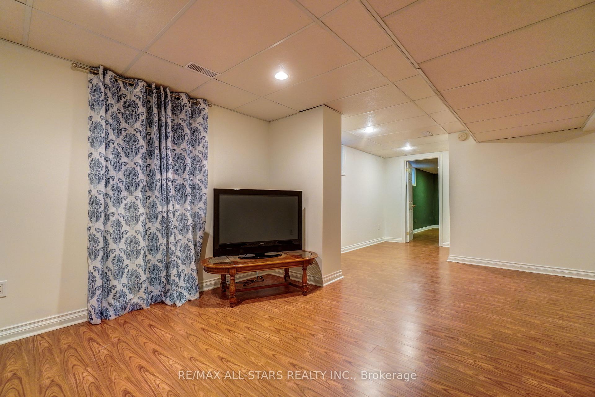 Photo 32 of 6 Wilson Street, Uxbridge — HOMEH