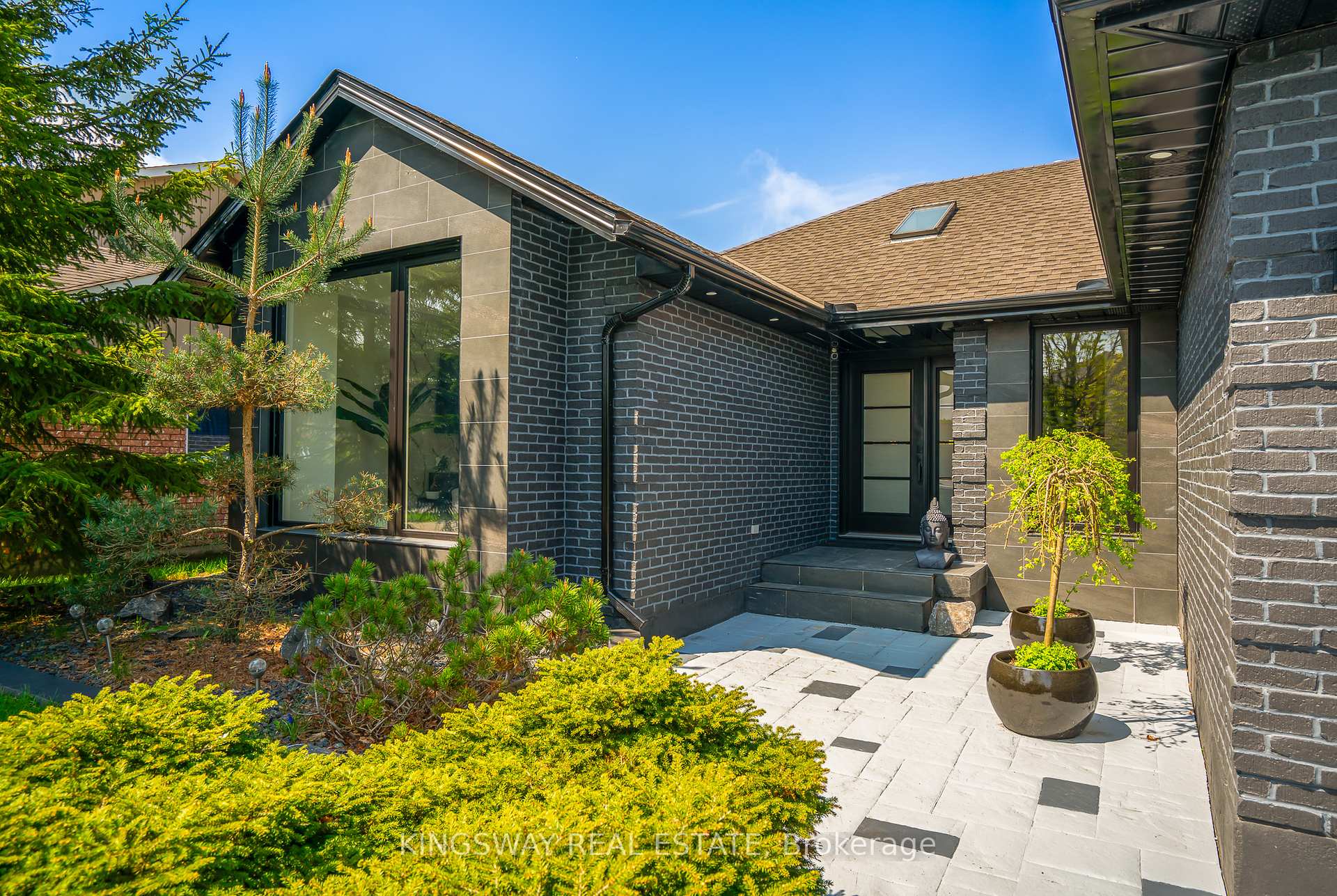 Photo 2 of 202 Michael Drive, Welland, N. Welland — HOMEH