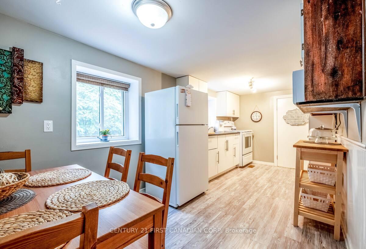 Photo 9 of Unit Unit A, 705 Conservation Drive, Waterloo — HOMEH