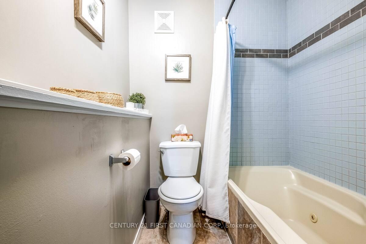 Photo 19 of Unit Unit A, 705 Conservation Drive, Waterloo — HOMEH
