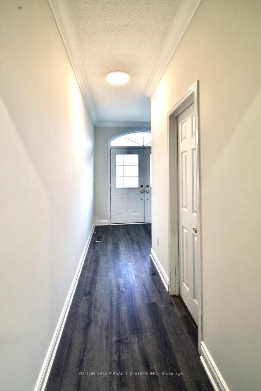 Photo 5 of 107 Laramie Crescent, Vaughan, Patterson — HOMEH