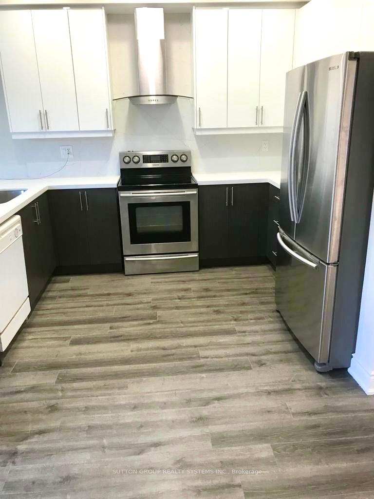 Photo 12 of 107 Laramie Crescent, Vaughan, Patterson — HOMEH