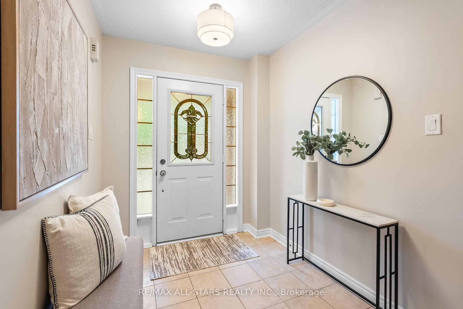 Photo 2 of 69 Oakside Drive, Uxbridge — HOMEH