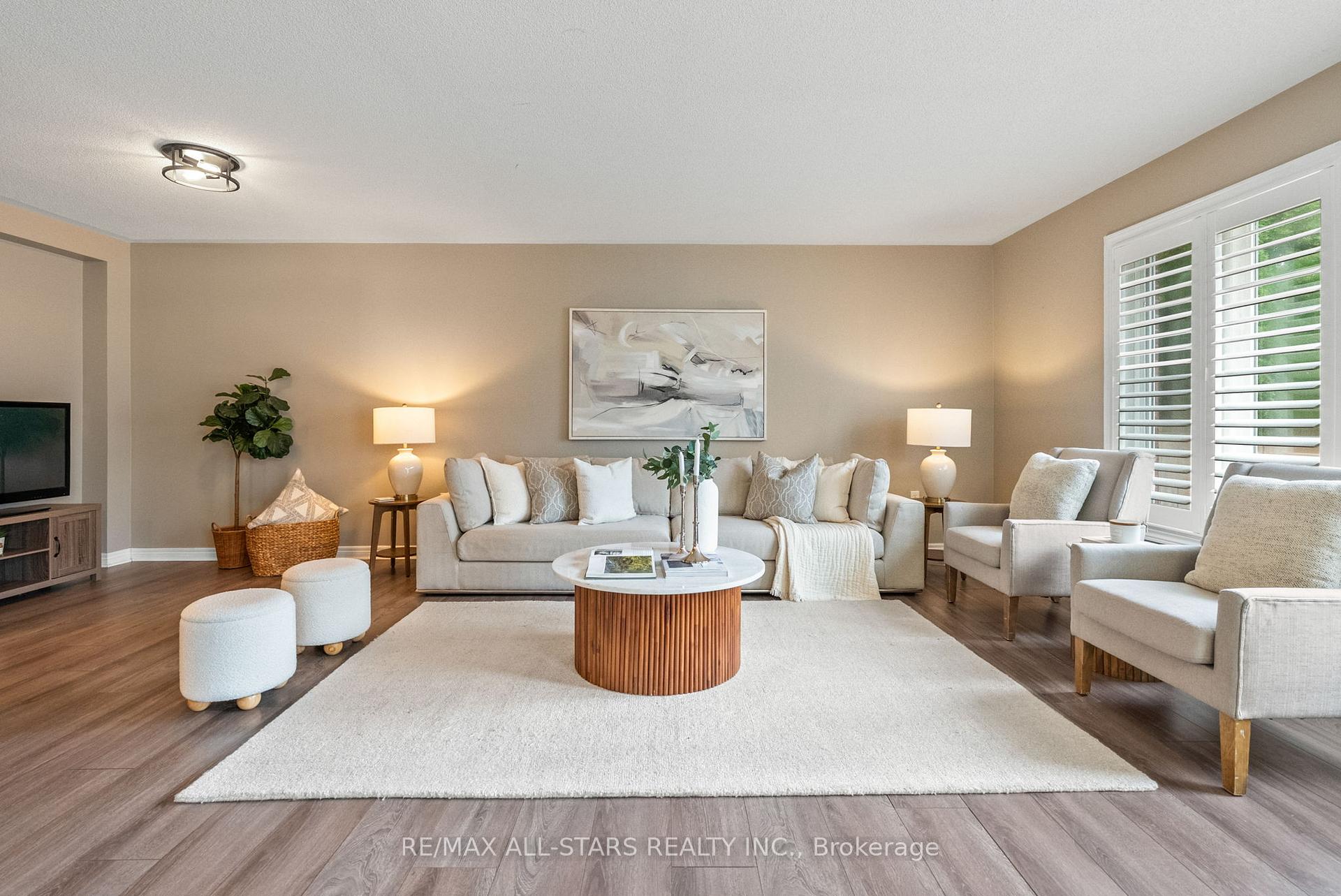 Photo 5 of 69 Oakside Drive, Uxbridge — HOMEH