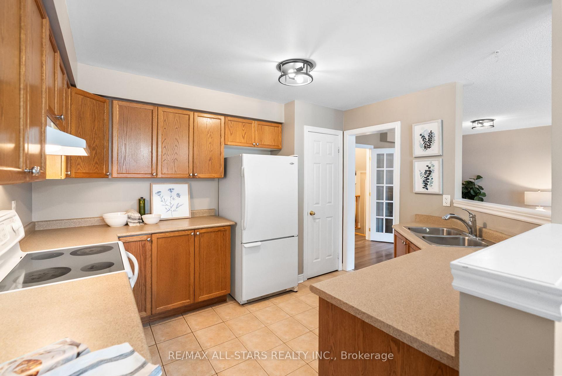Photo 11 of 69 Oakside Drive, Uxbridge — HOMEH