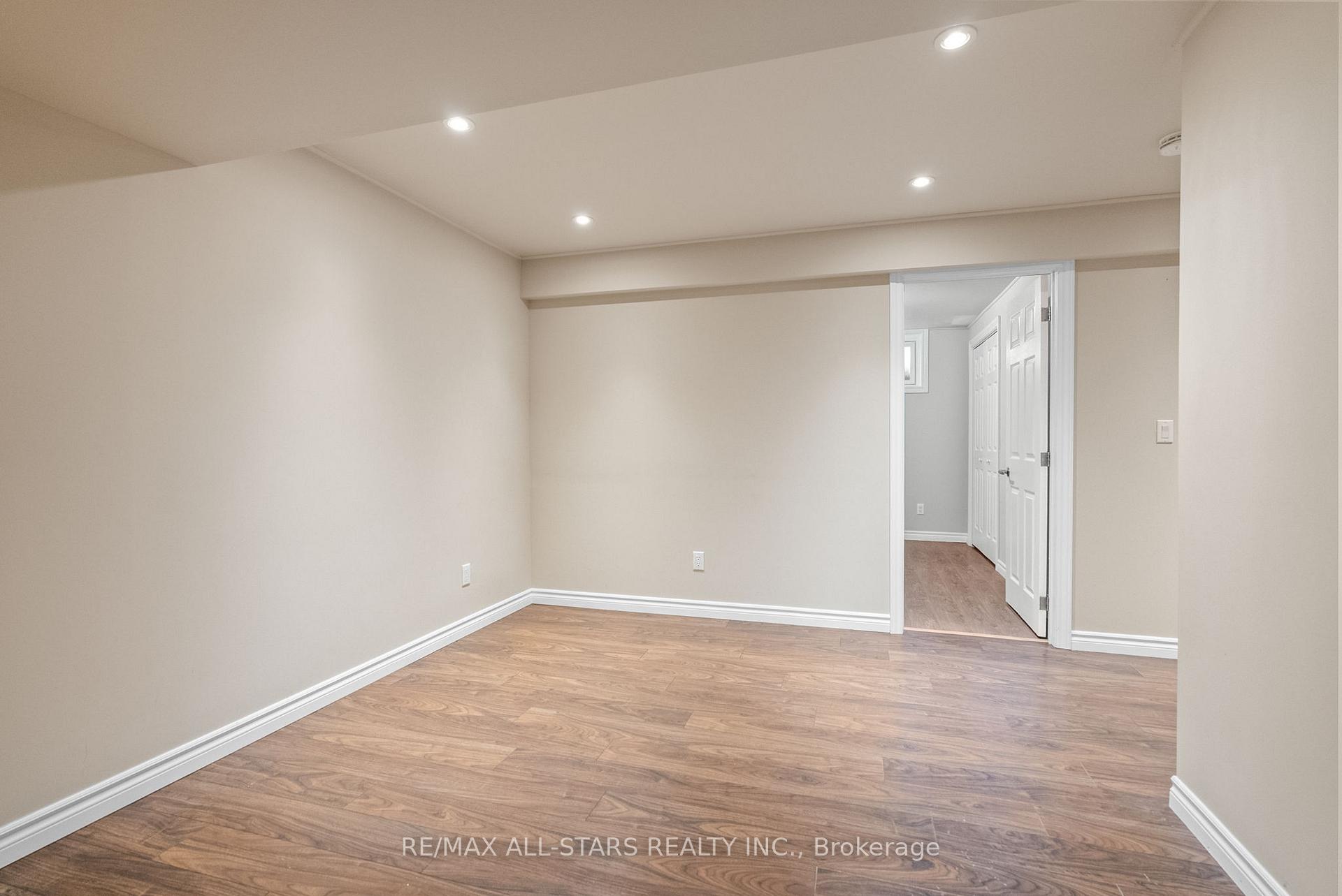 Photo 25 of 69 Oakside Drive, Uxbridge — HOMEH