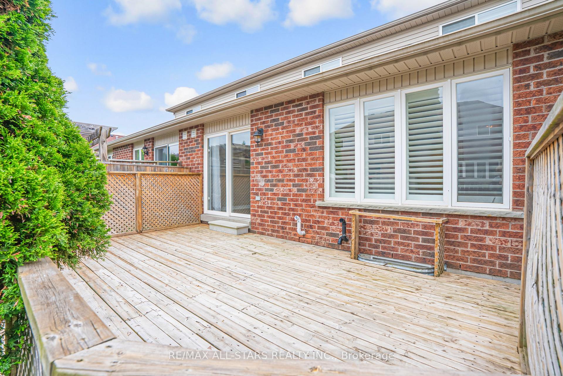 Photo 29 of 69 Oakside Drive, Uxbridge — HOMEH
