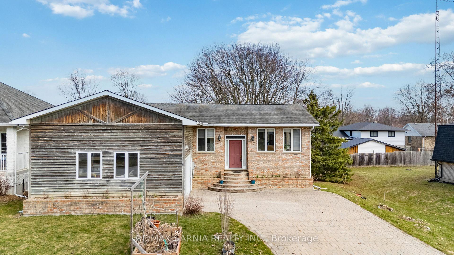 Photo 2 of 47 Sunset Avenue, Warwick, Watford — HOMEH