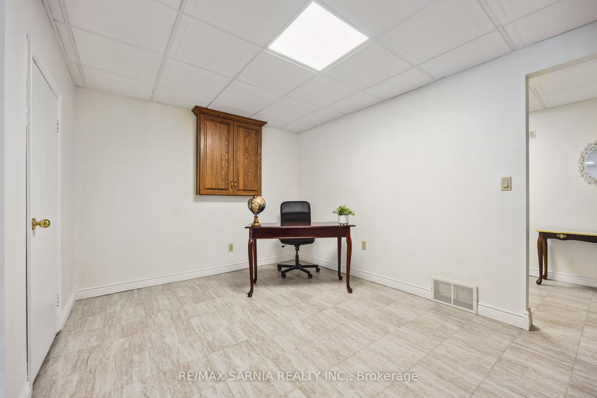 Photo 28 of 47 Sunset Avenue, Warwick, Watford — HOMEH