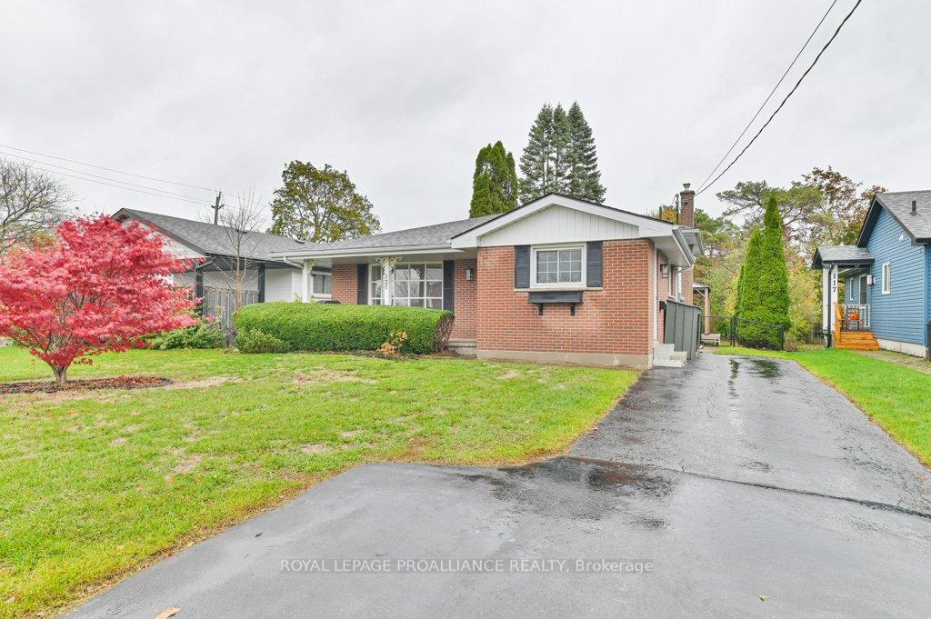 Photo 2 of 121 Palmer Road, Belleville, Belleville Ward — HOMEH