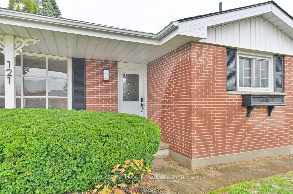 Photo 4 of 121 Palmer Road, Belleville, Belleville Ward — HOMEH
