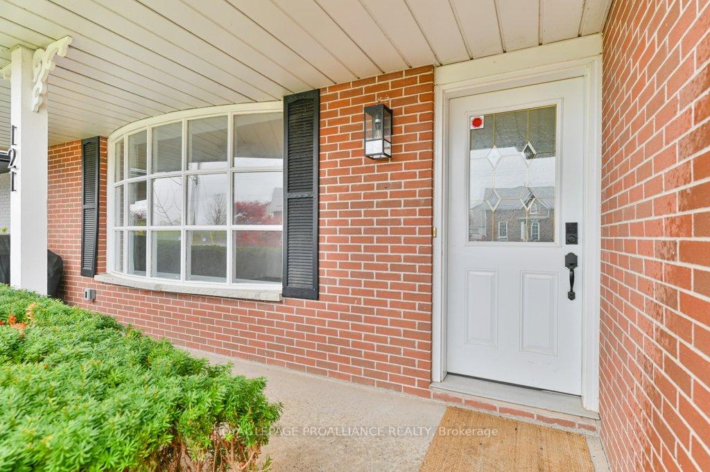 Photo 5 of 121 Palmer Road, Belleville, Belleville Ward — HOMEH