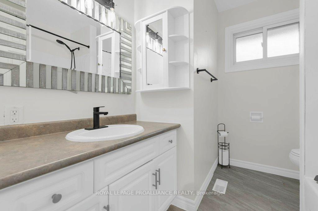 Photo 20 of 121 Palmer Road, Belleville, Belleville Ward — HOMEH