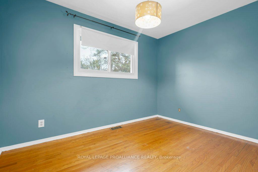 Photo 24 of 121 Palmer Road, Belleville, Belleville Ward — HOMEH