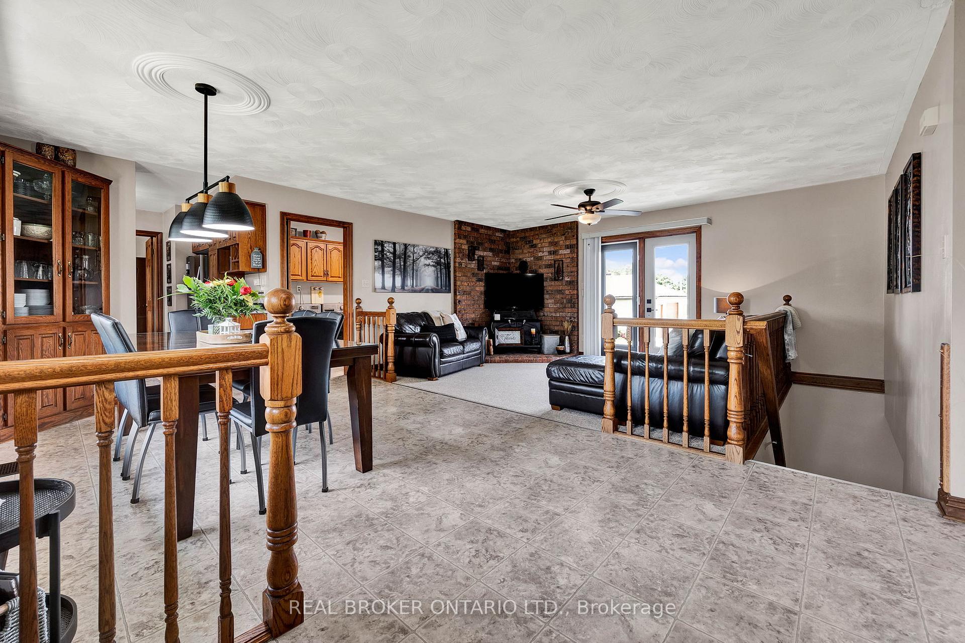 Photo 7 of 1 Shantz Place, Wellesley — HOMEH