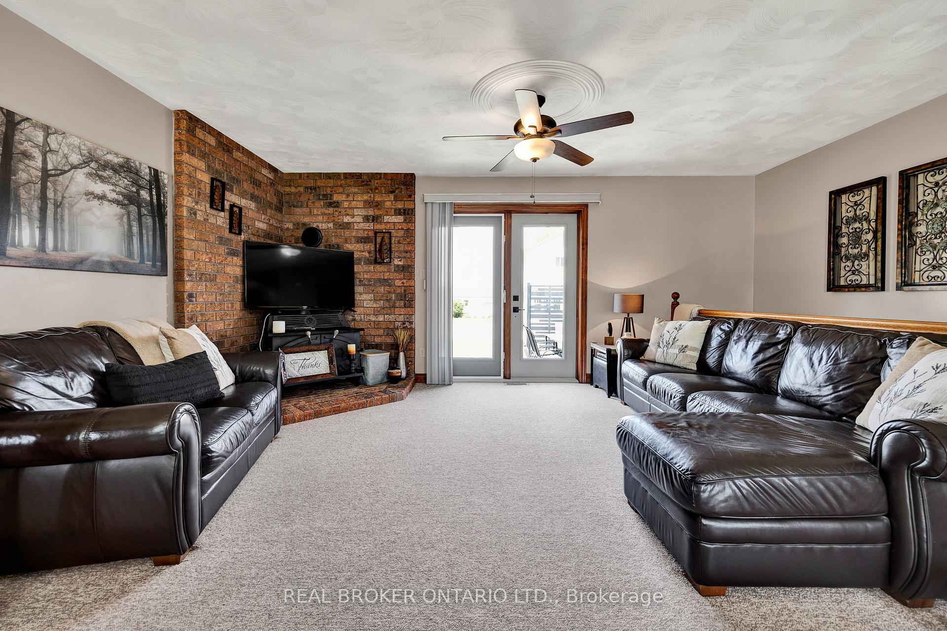 Photo 10 of 1 Shantz Place, Wellesley — HOMEH