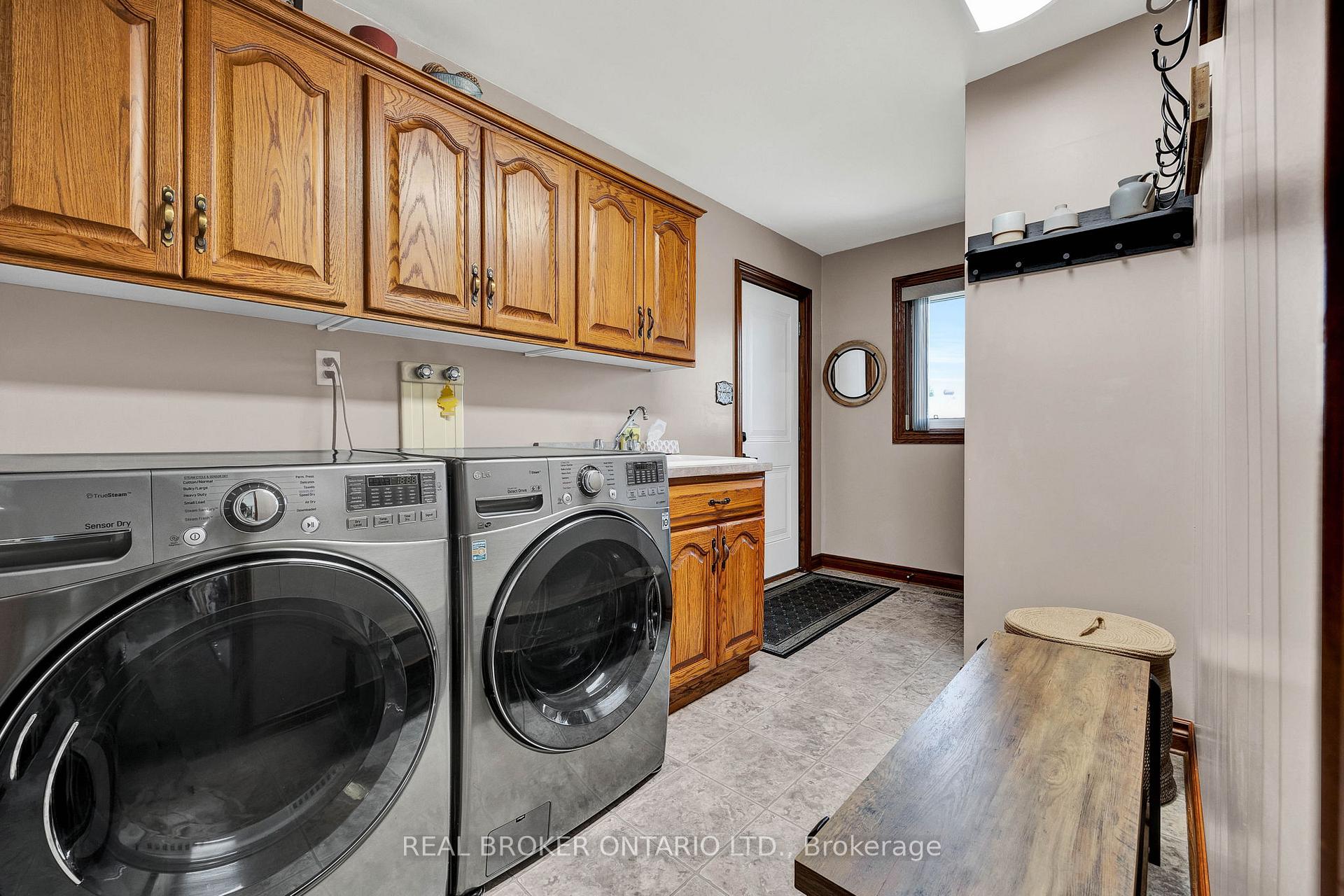 Photo 14 of 1 Shantz Place, Wellesley — HOMEH