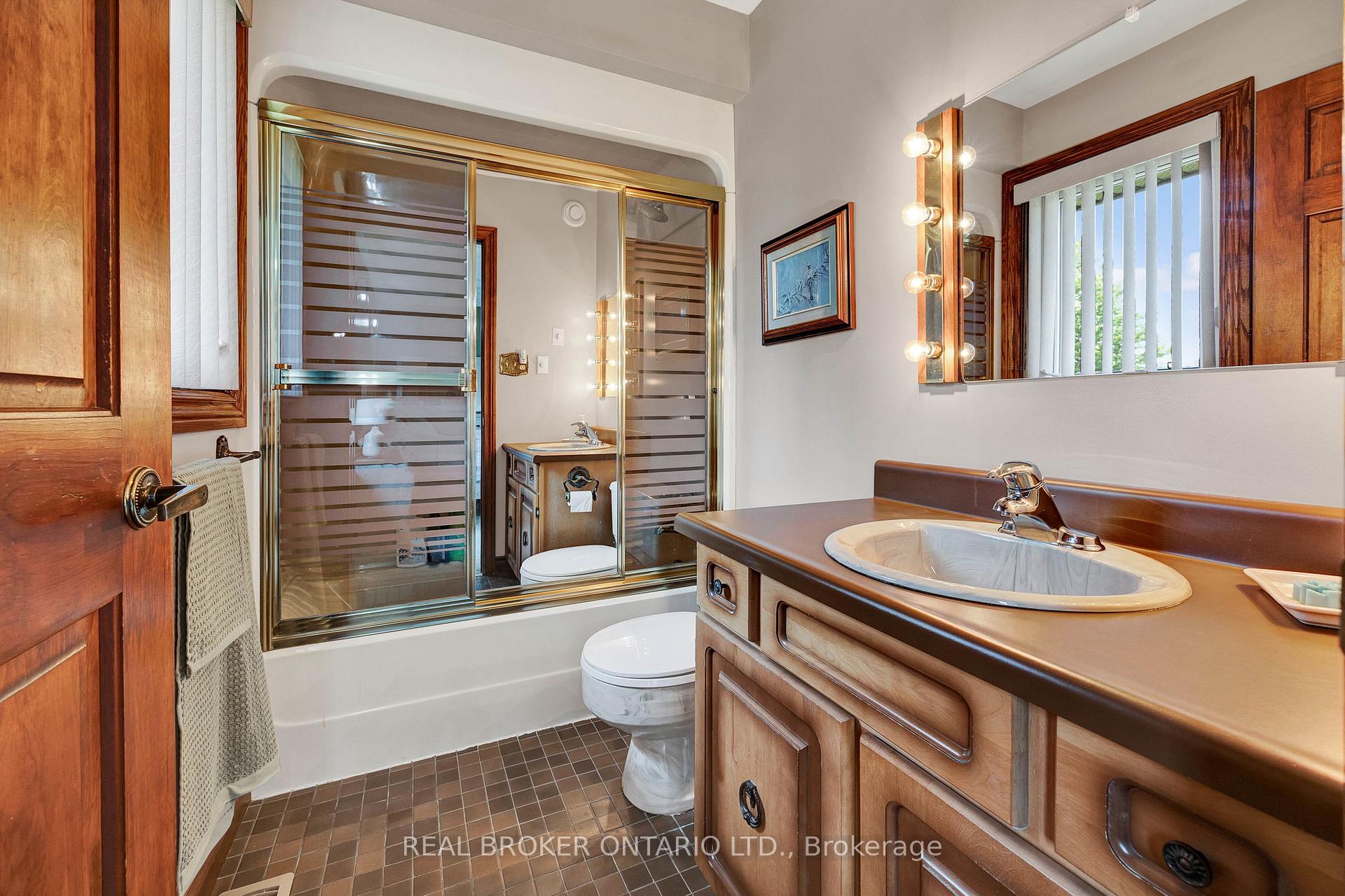 Photo 17 of 1 Shantz Place, Wellesley — HOMEH