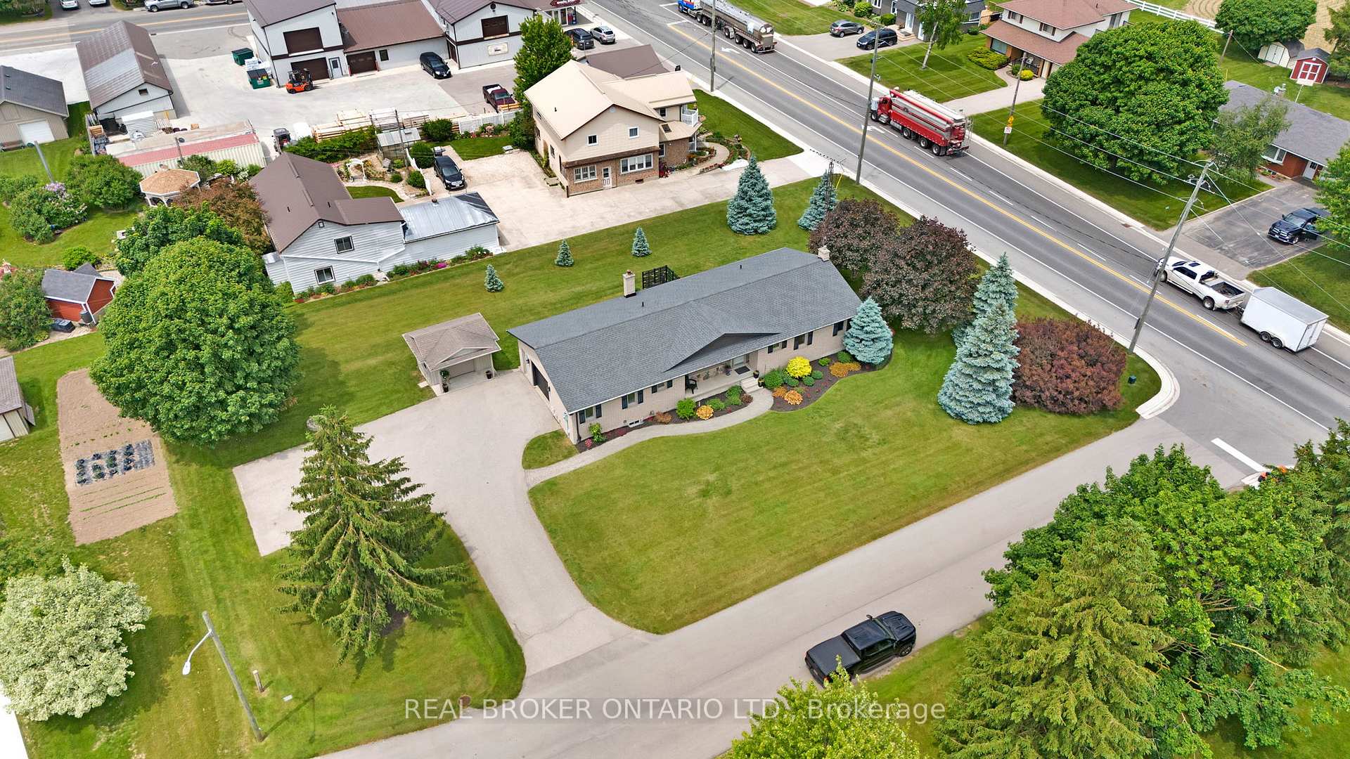Photo 31 of 1 Shantz Place, Wellesley — HOMEH