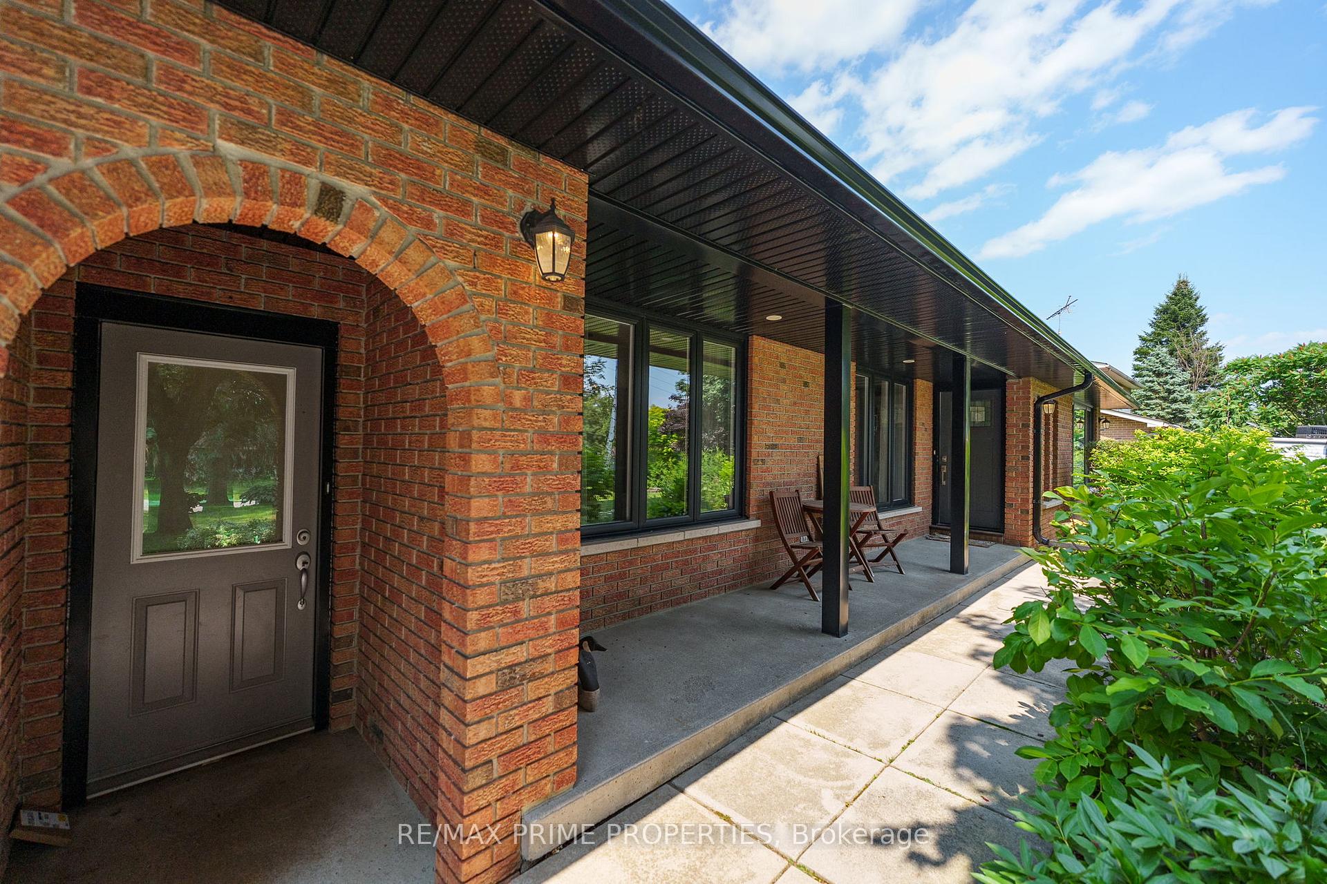 Photo 2 of 292 Zephyr Road, Uxbridge, Rural Uxbridge — HOMEH