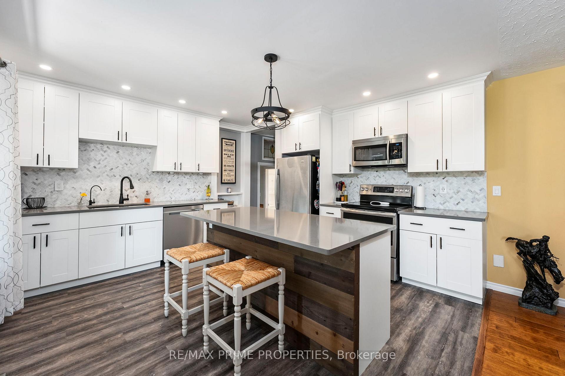 Photo 6 of 292 Zephyr Road, Uxbridge, Rural Uxbridge — HOMEH