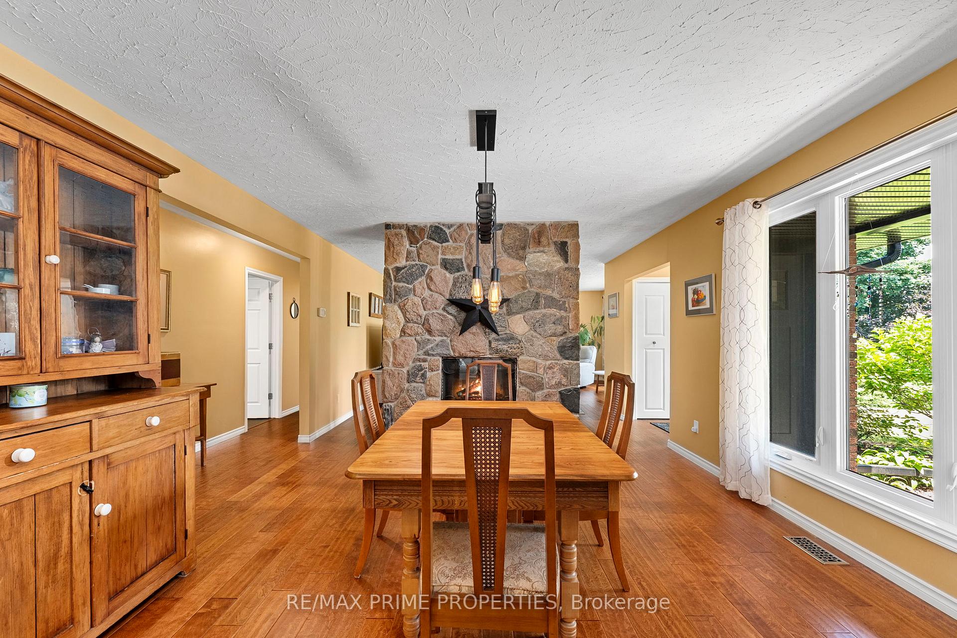 Photo 10 of 292 Zephyr Road, Uxbridge, Rural Uxbridge — HOMEH