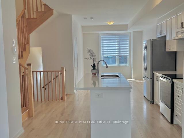 Photo 3 of 136 Rattenbury Road, Vaughan, Patterson — HOMEH