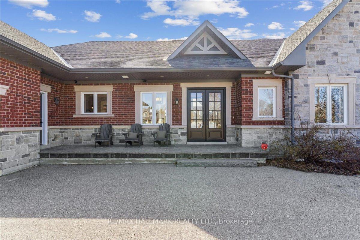 Photo 2 of 16 Goodwood Street, Uxbridge, Rural Uxbridge — HOMEH