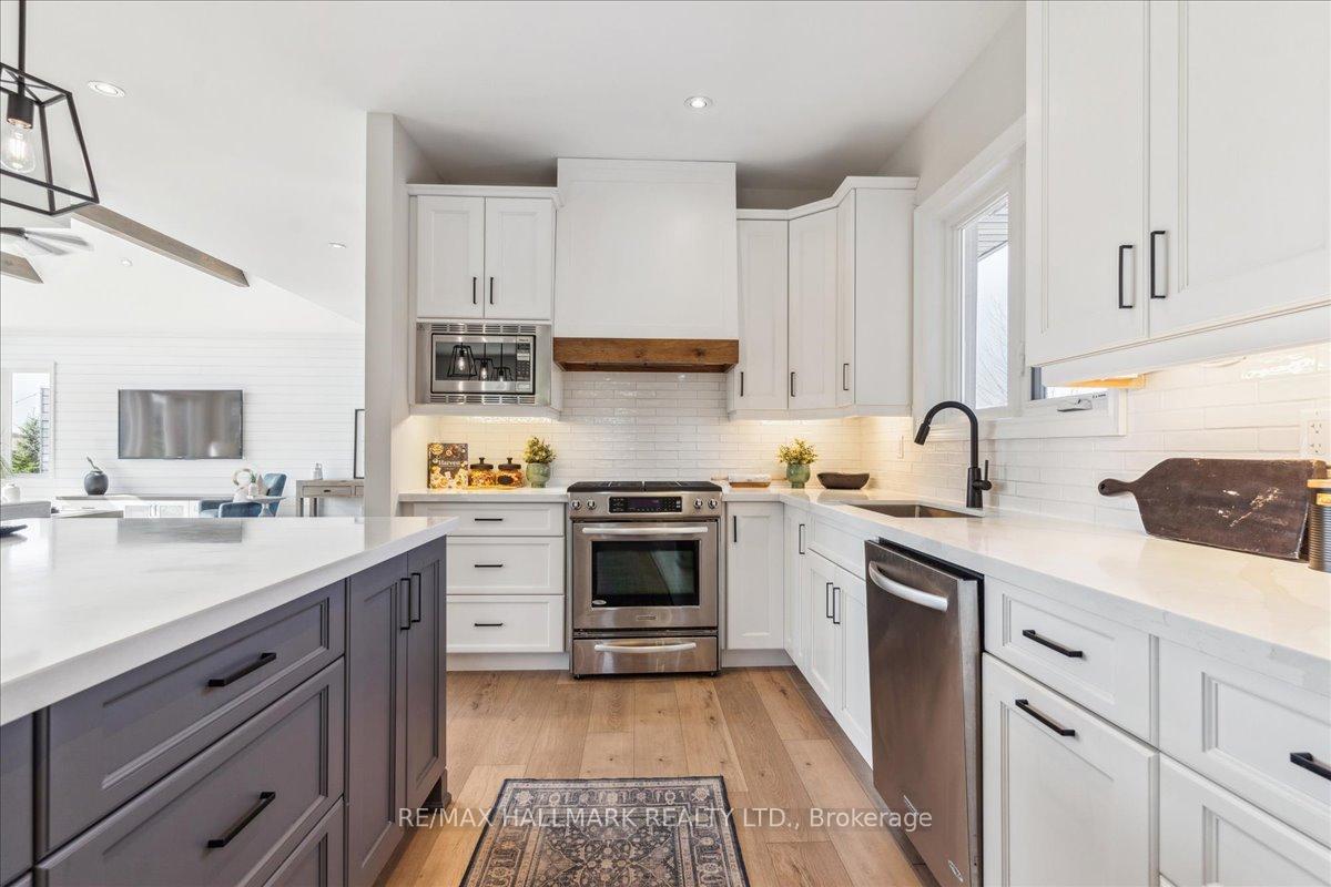 Photo 11 of 16 Goodwood Street, Uxbridge, Rural Uxbridge — HOMEH