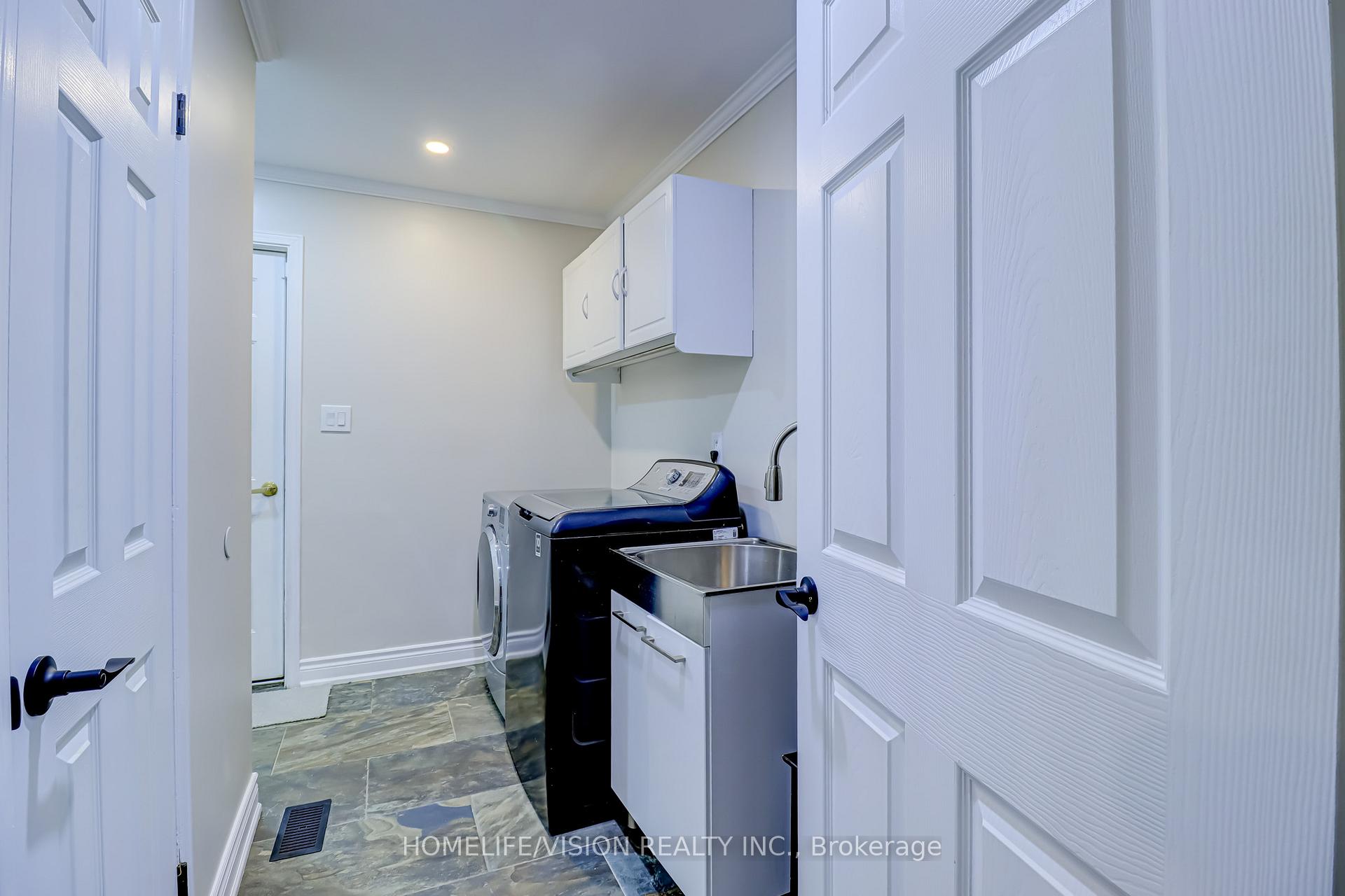 Photo 12 of 66 Munro Crescent, Uxbridge — HOMEH