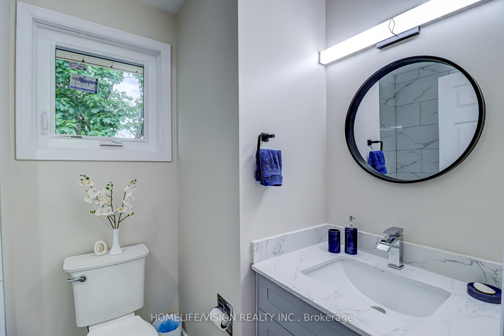 Photo 16 of 66 Munro Crescent, Uxbridge — HOMEH