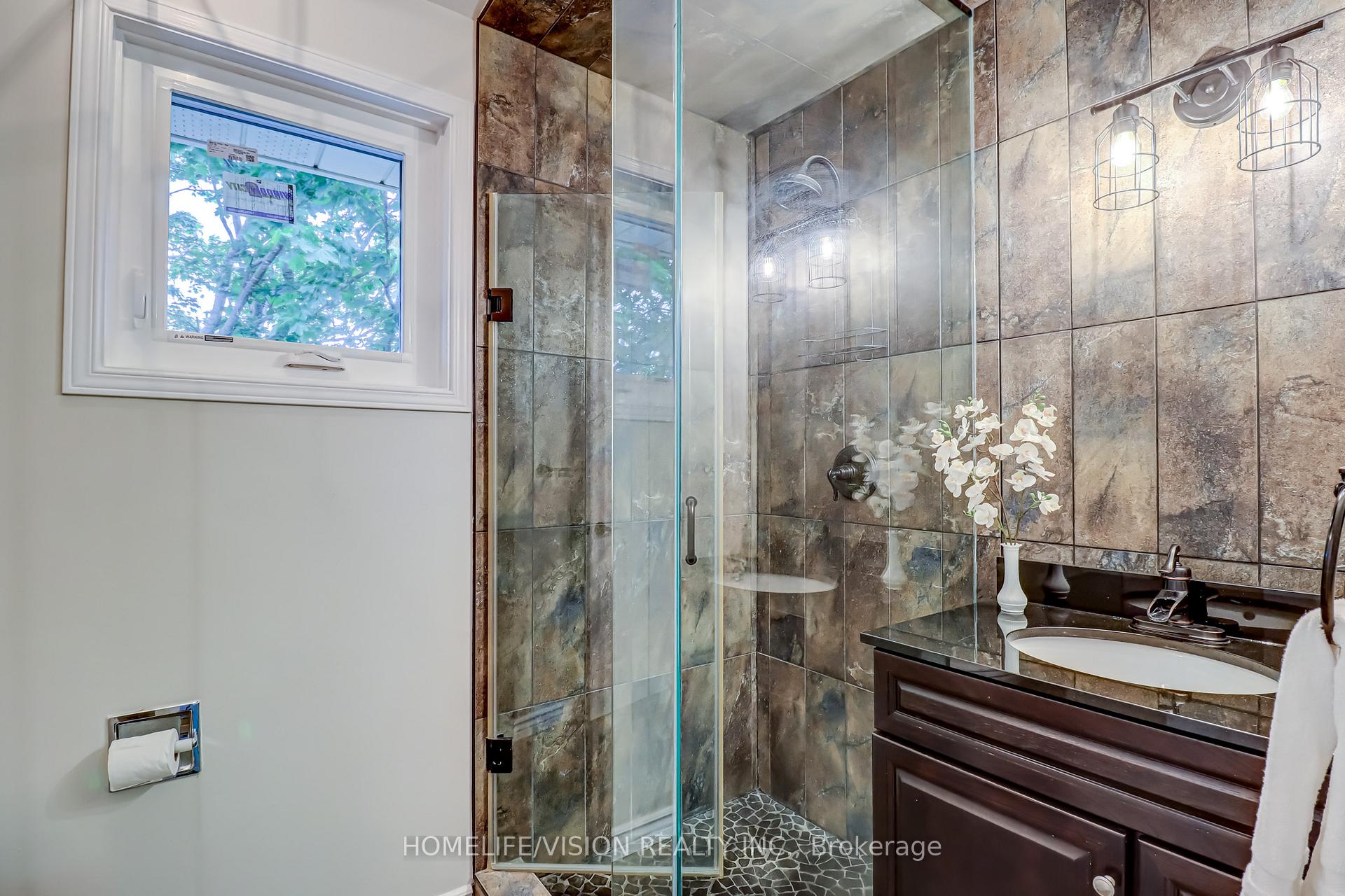 Photo 20 of 66 Munro Crescent, Uxbridge — HOMEH