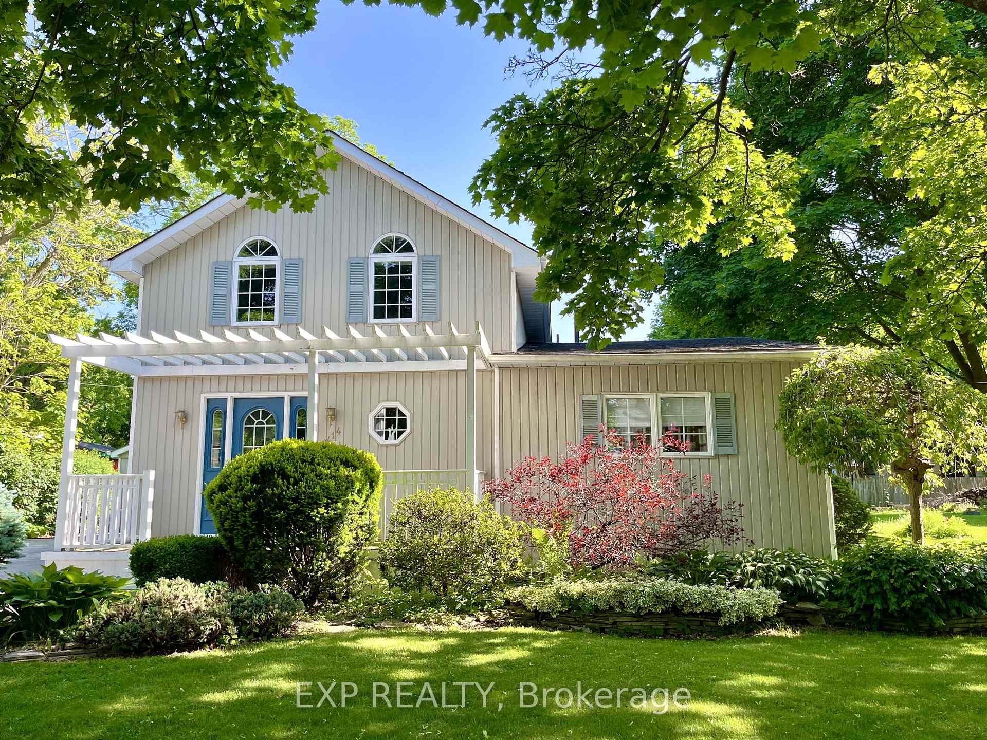 Photo 1 of 414 Simcoe St Street, Warwick, Watford — HOMEH