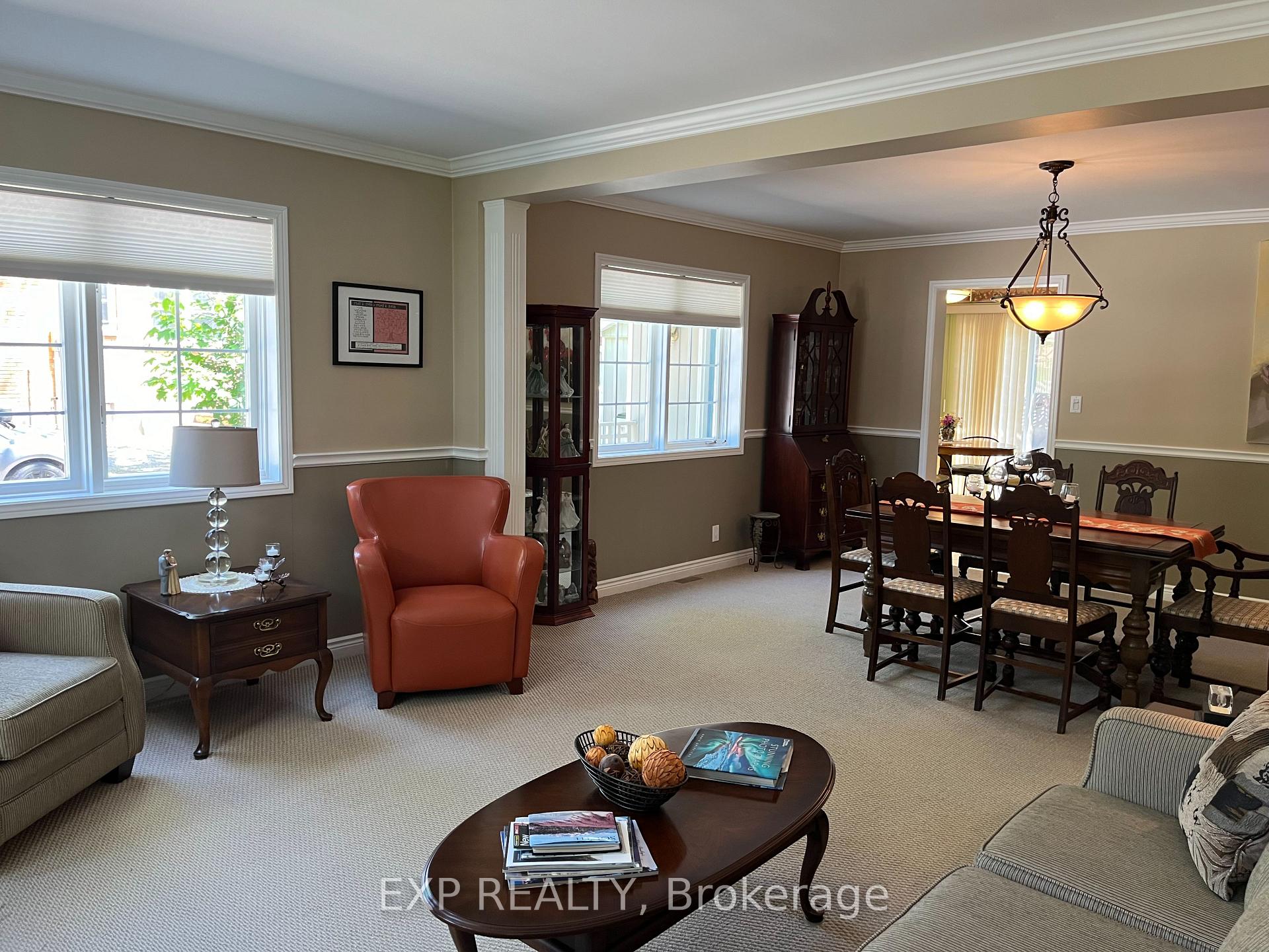 Photo 9 of 414 Simcoe St Street, Warwick, Watford — HOMEH