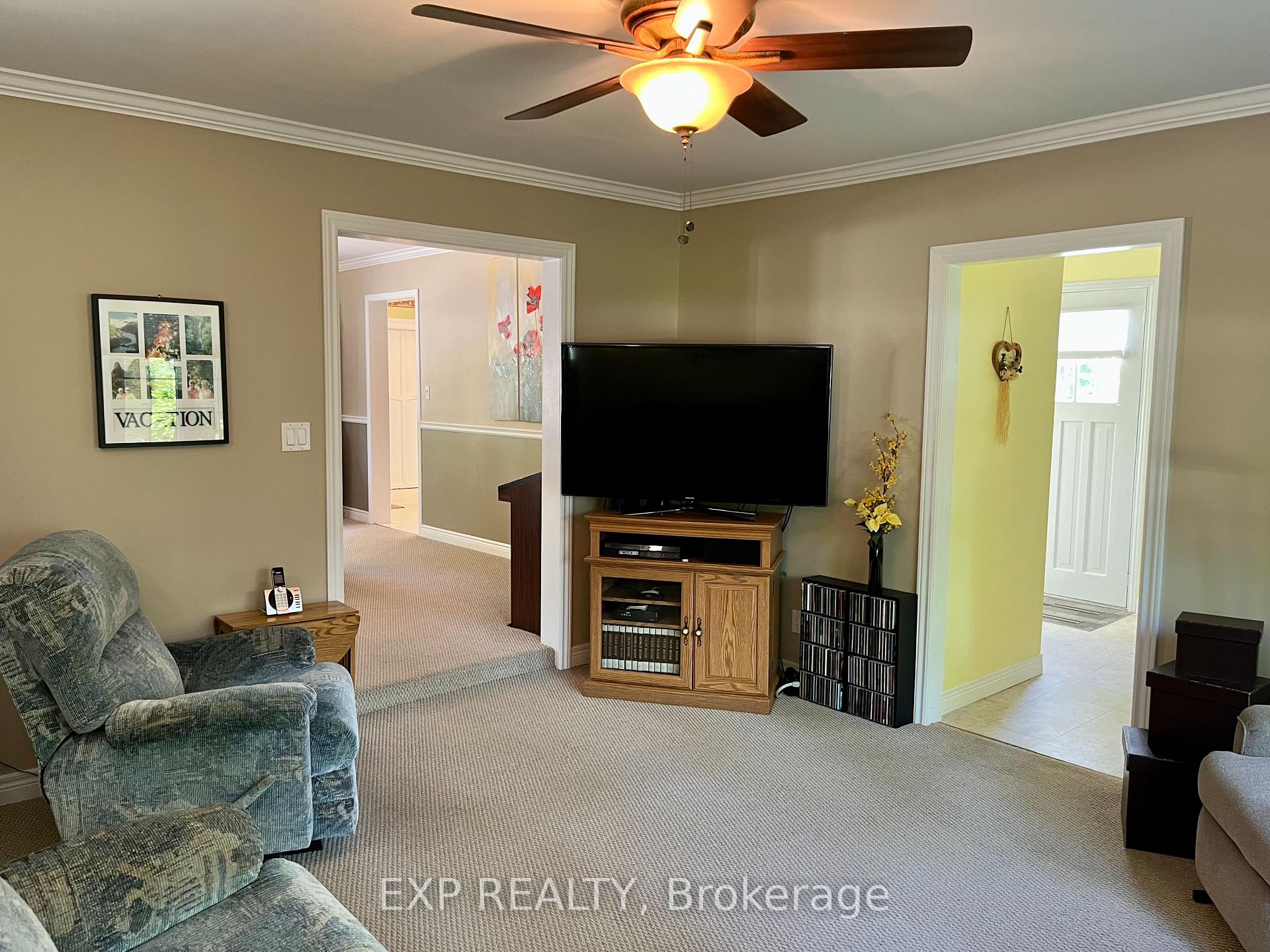Photo 15 of 414 Simcoe St Street, Warwick, Watford — HOMEH