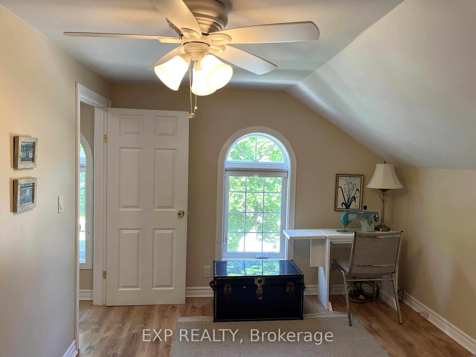 Photo 23 of 414 Simcoe St Street, Warwick, Watford — HOMEH