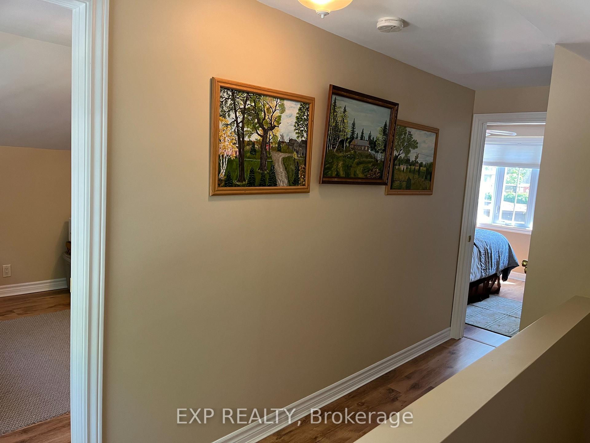 Photo 24 of 414 Simcoe St Street, Warwick, Watford — HOMEH