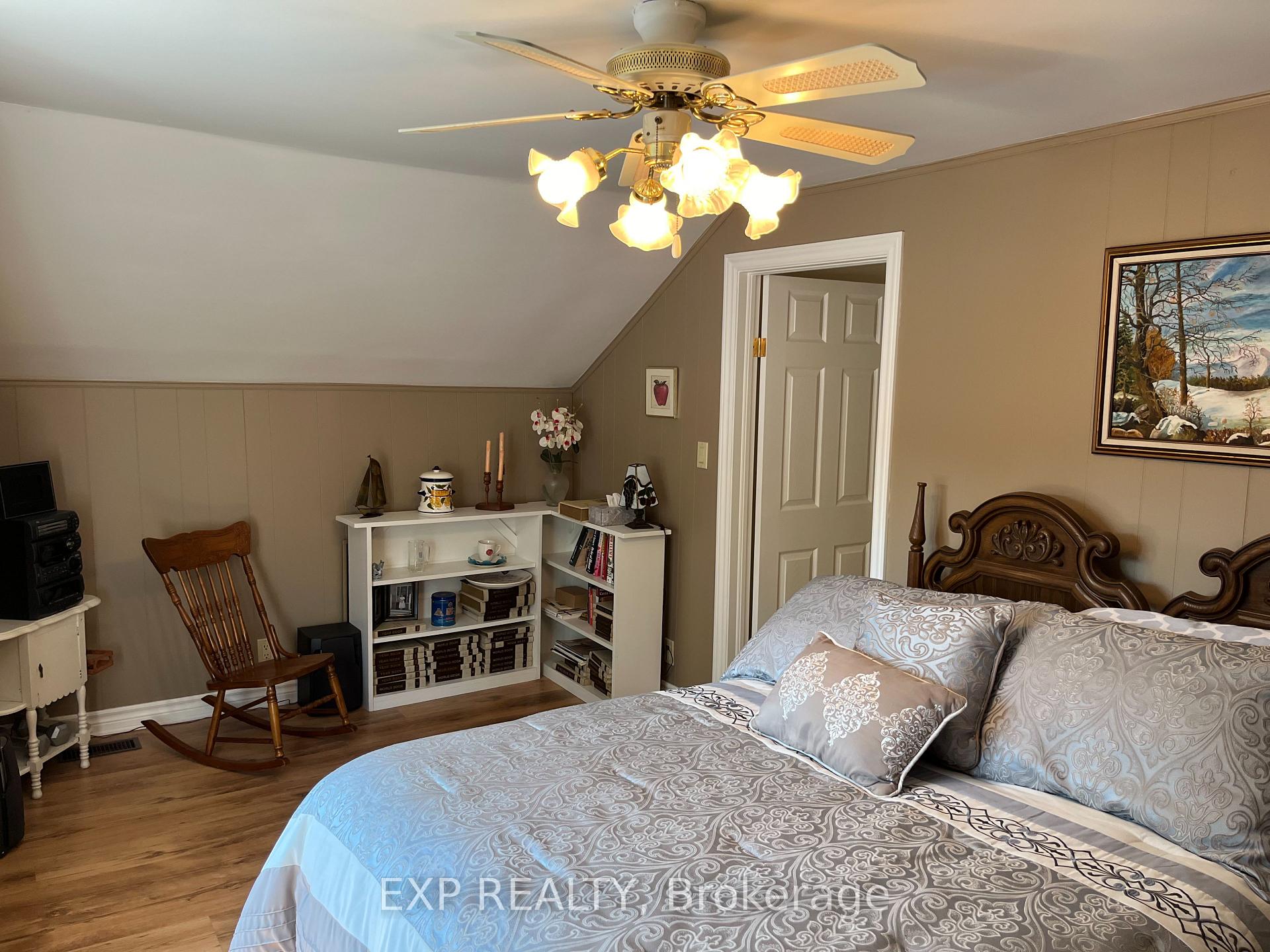 Photo 27 of 414 Simcoe St Street, Warwick, Watford — HOMEH