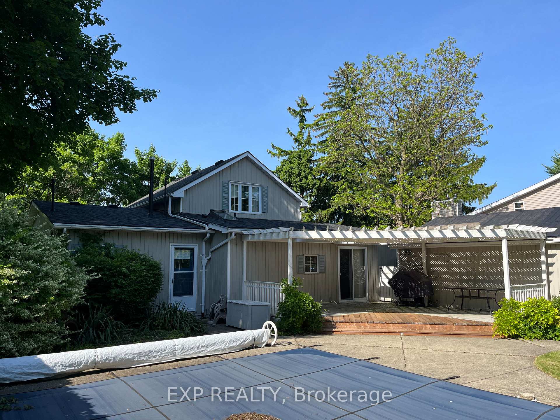 Photo 28 of 414 Simcoe St Street, Warwick, Watford — HOMEH