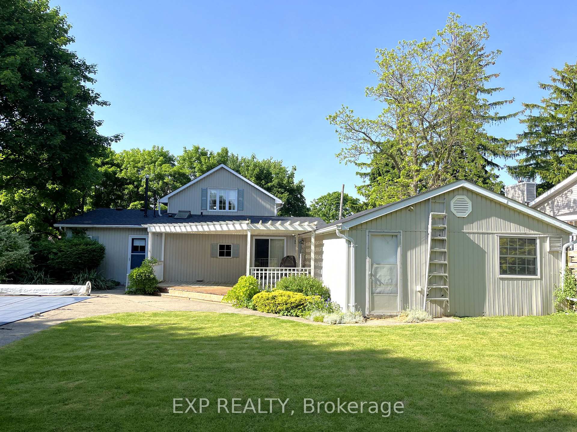 Photo 29 of 414 Simcoe St Street, Warwick, Watford — HOMEH