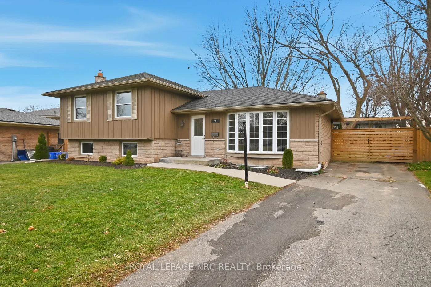 Photo 2 of 36 Mcgill Street, Welland, N. Welland — HOMEH
