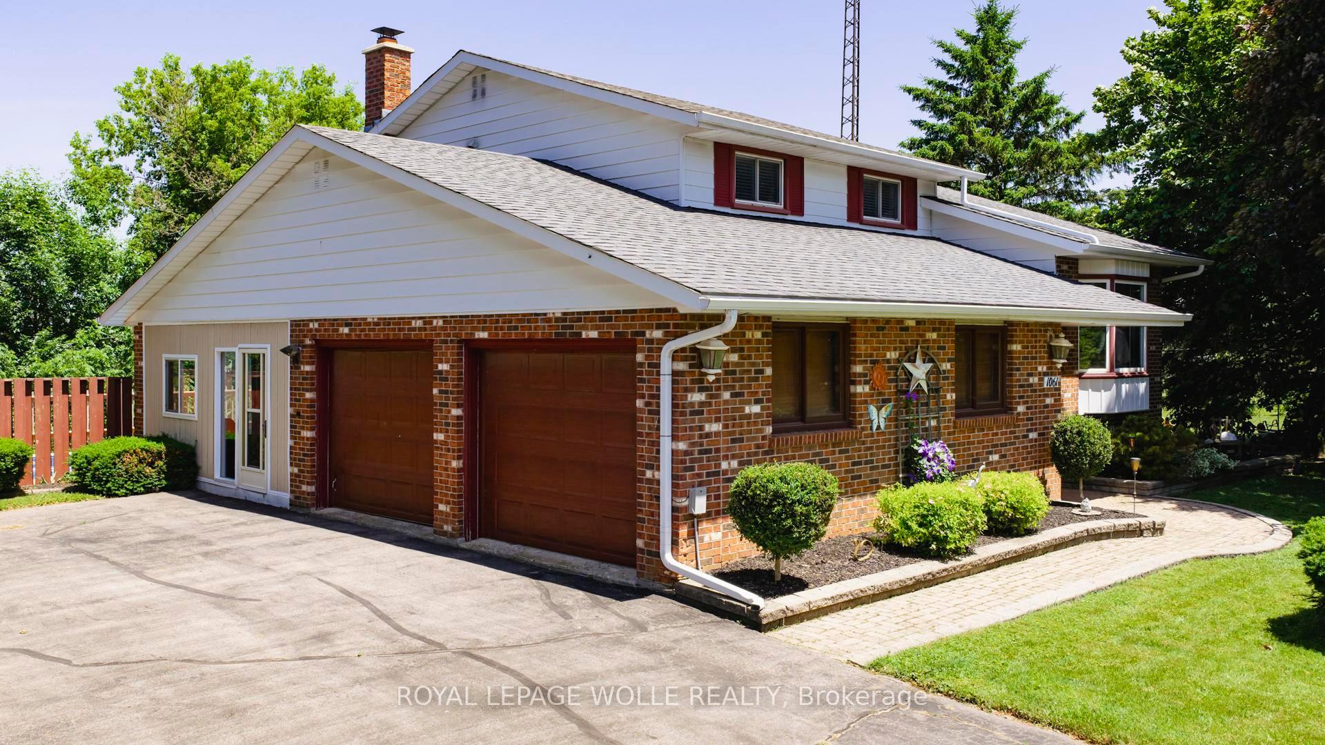 Photo 2 of 1061 Henry Street, Wellesley — HOMEH