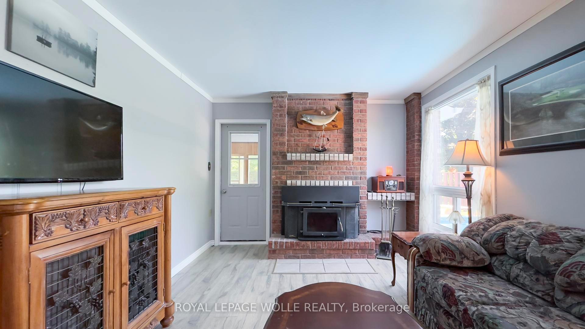Photo 6 of 1061 Henry Street, Wellesley — HOMEH