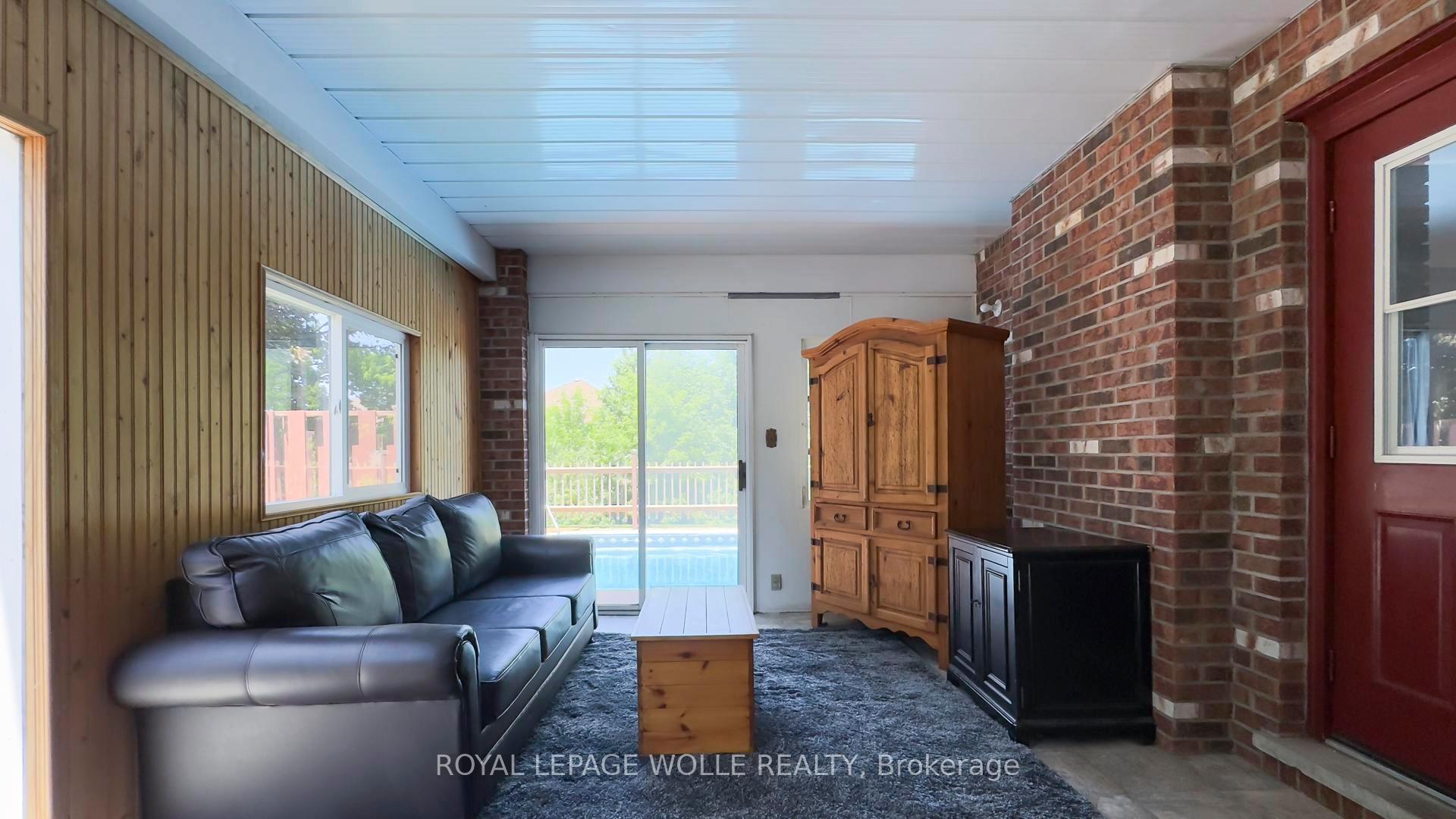 Photo 10 of 1061 Henry Street, Wellesley — HOMEH