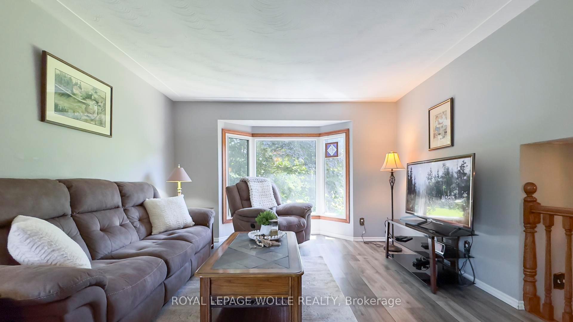 Photo 12 of 1061 Henry Street, Wellesley — HOMEH