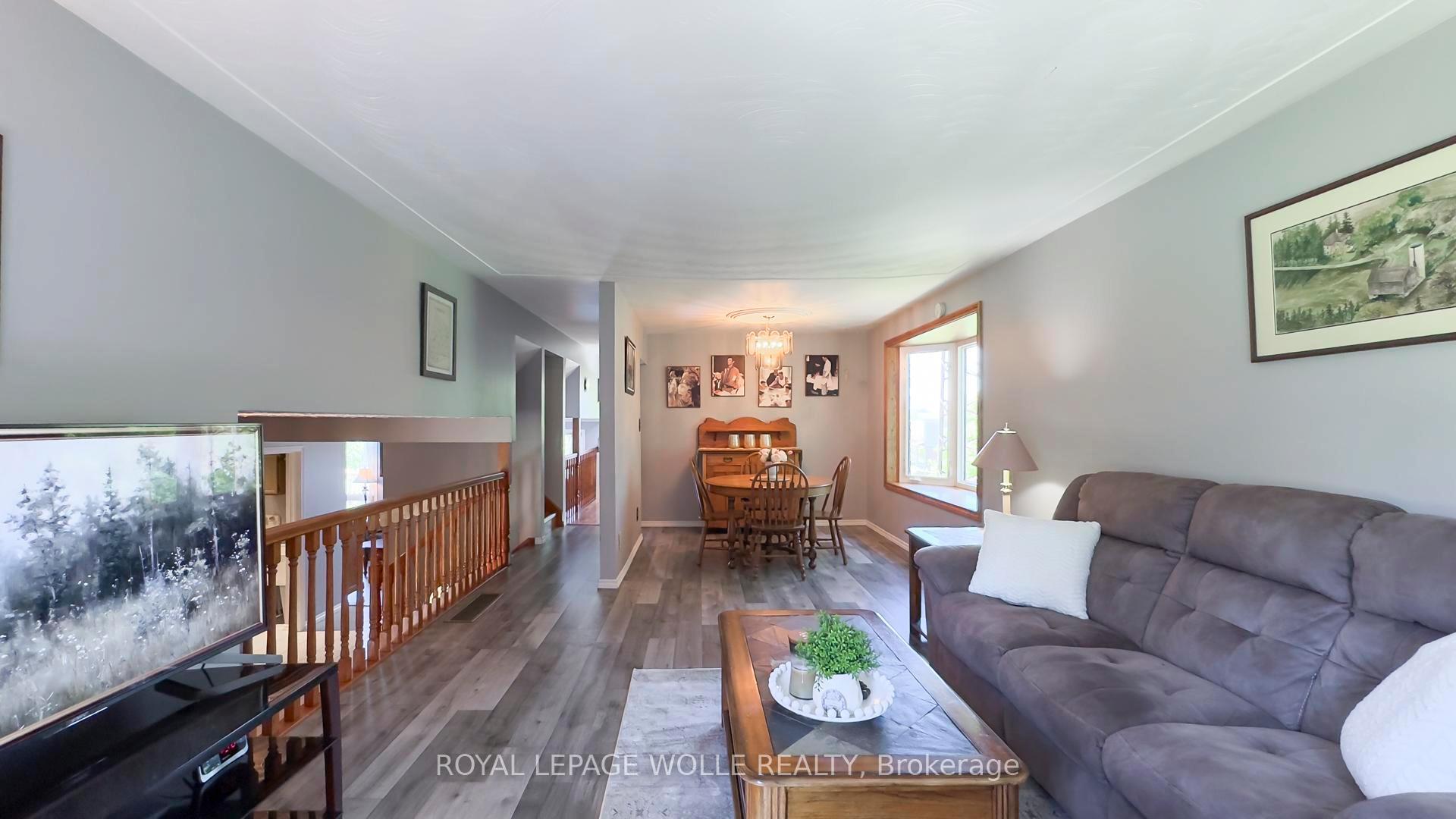 Photo 14 of 1061 Henry Street, Wellesley — HOMEH