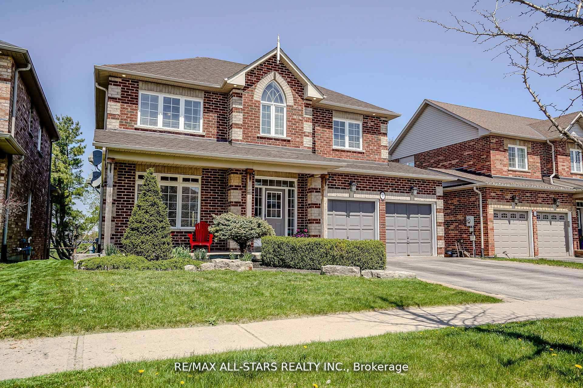 Photo 1 of 3 Furlan Court, Uxbridge — HOMEH